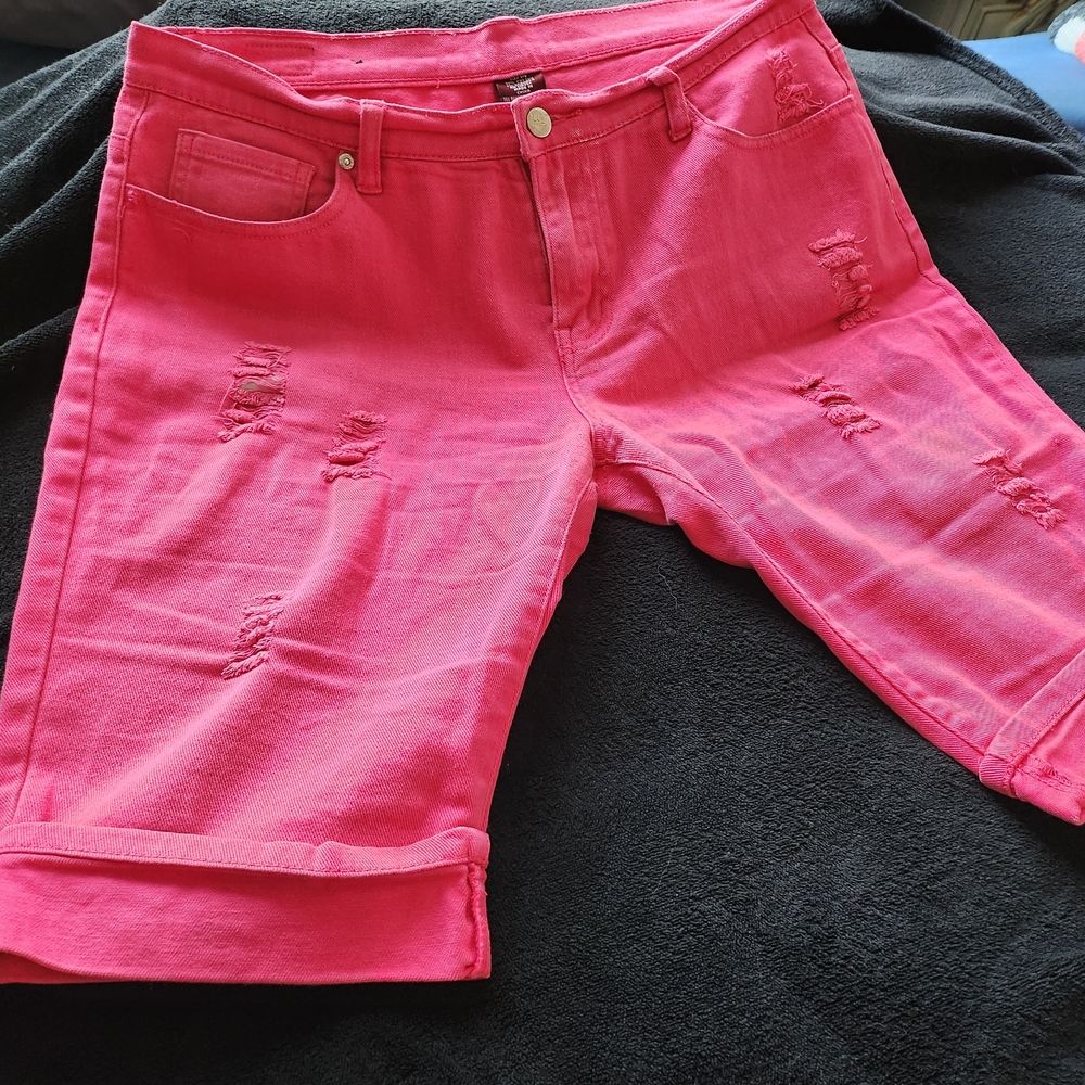 Pink Jean Shorts with Rolled Hem and Relaxed Fit